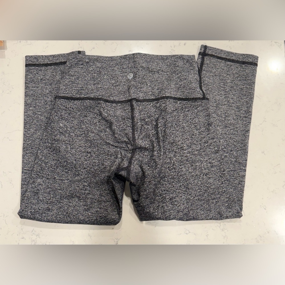 Lululemon Wunder Under High-Rise Tight leggings size 6